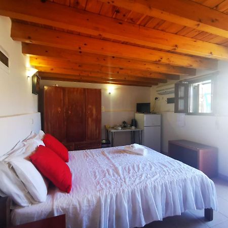 Kalypso Apartment Chalki Town 外观 照片